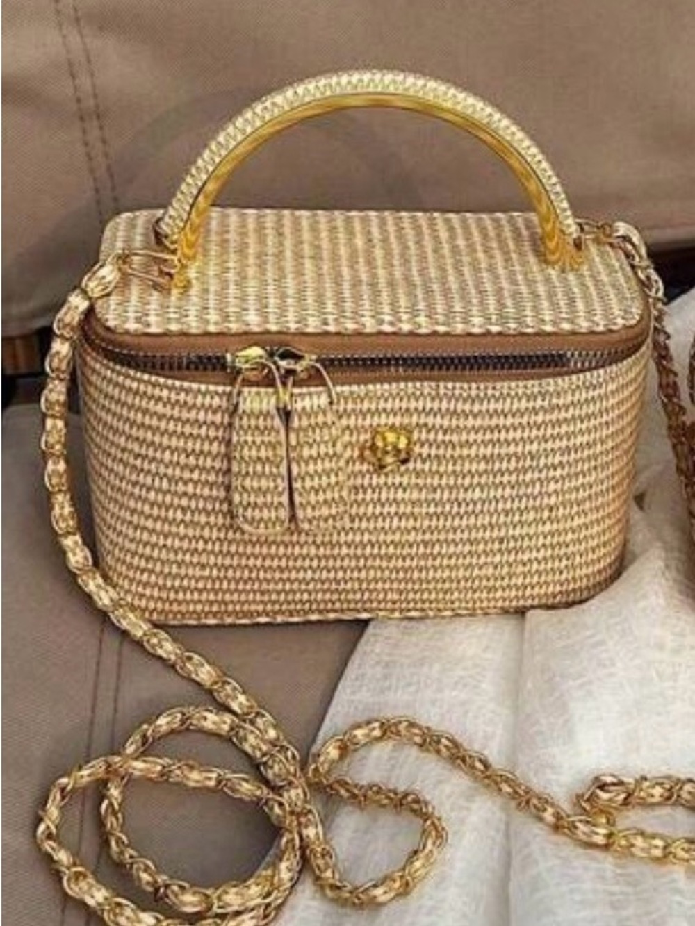 NWT Chic Woven Straw Top-Handle Crossbody Bag with chain in Natural Gold